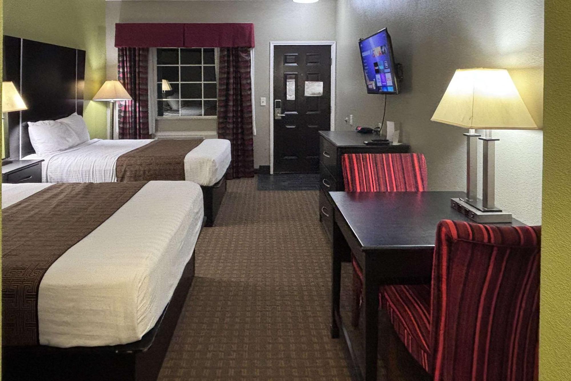 Rodeway Inn Dilley Экстерьер фото