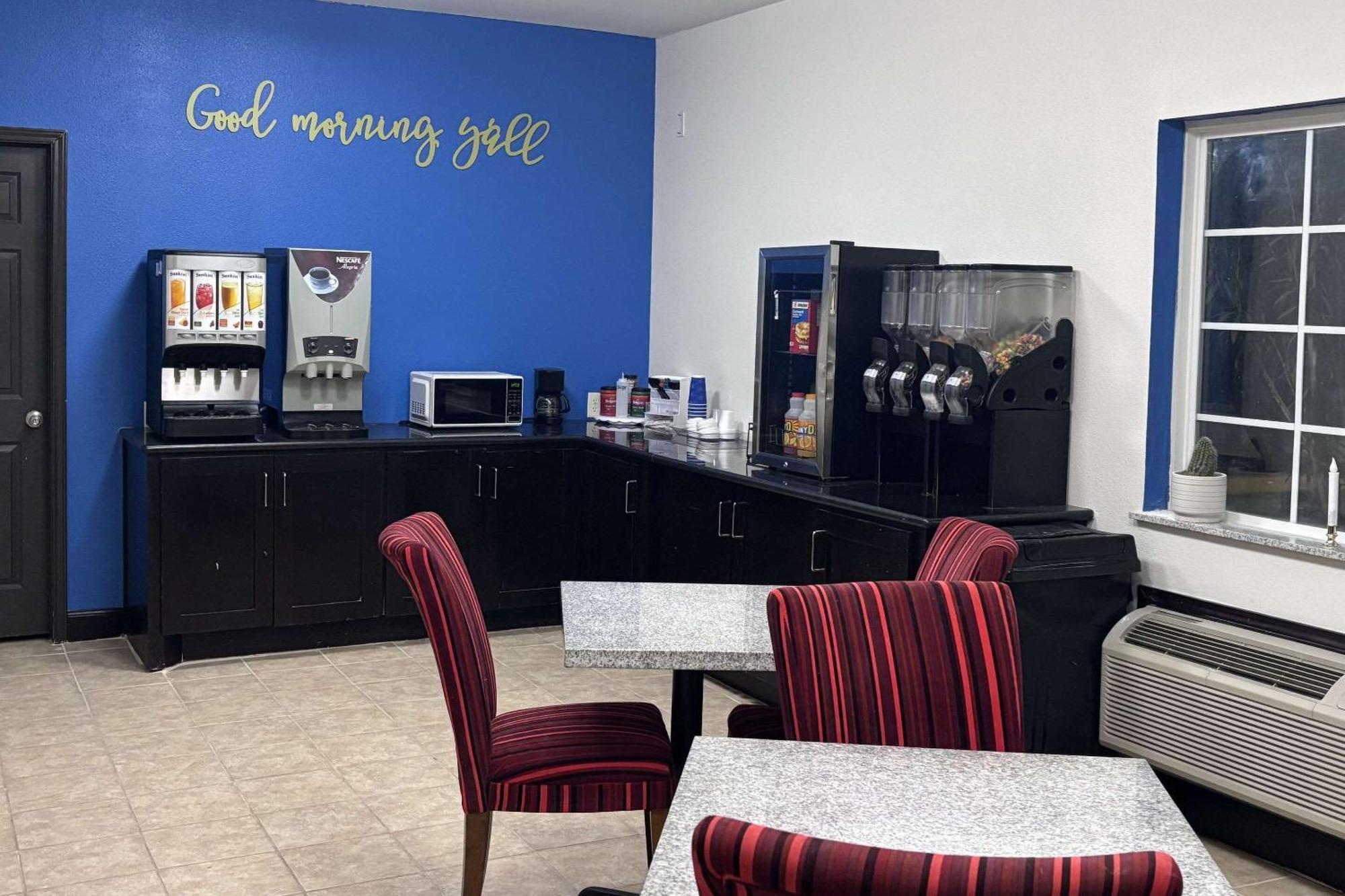 Rodeway Inn Dilley Экстерьер фото