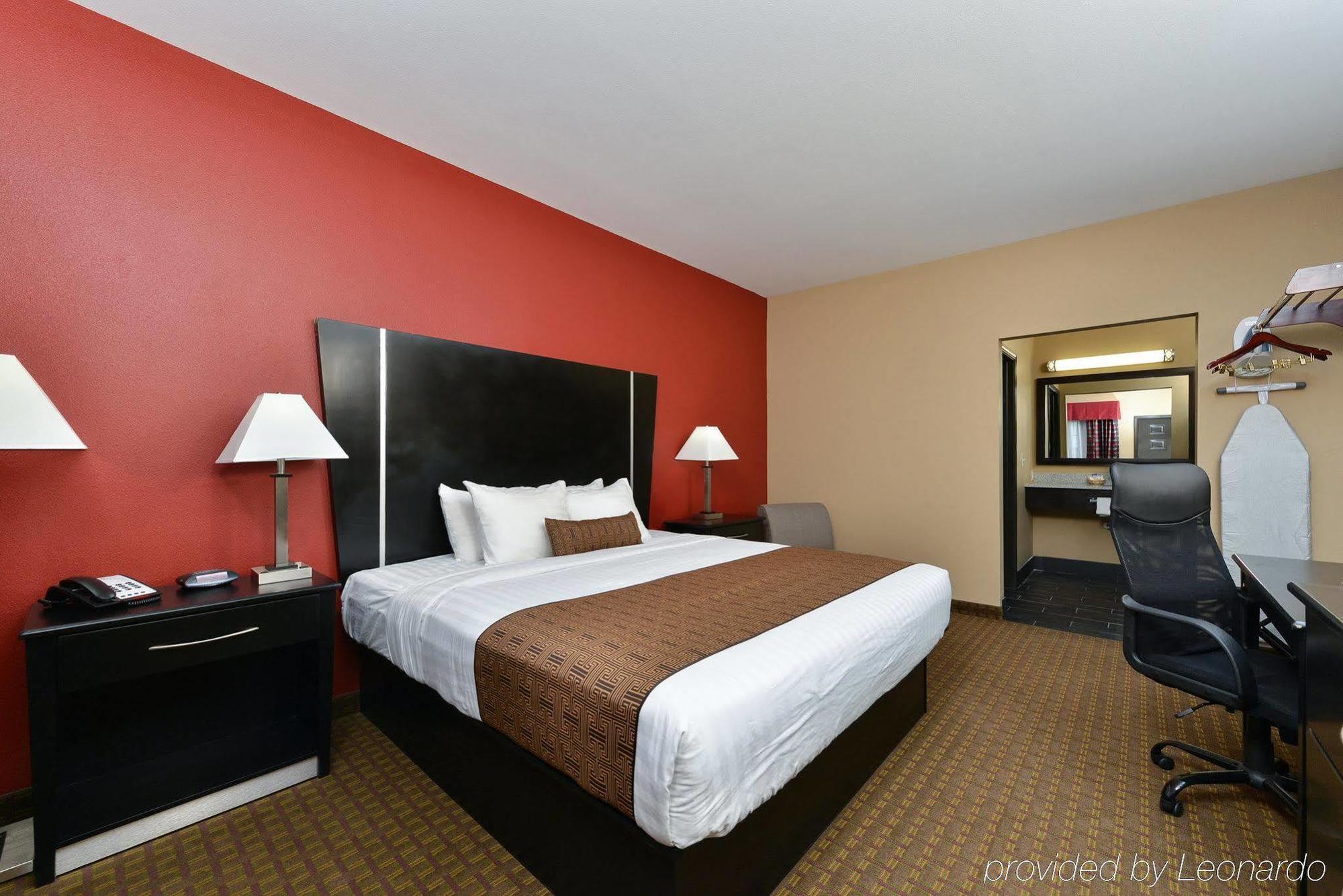 Rodeway Inn Dilley Экстерьер фото
